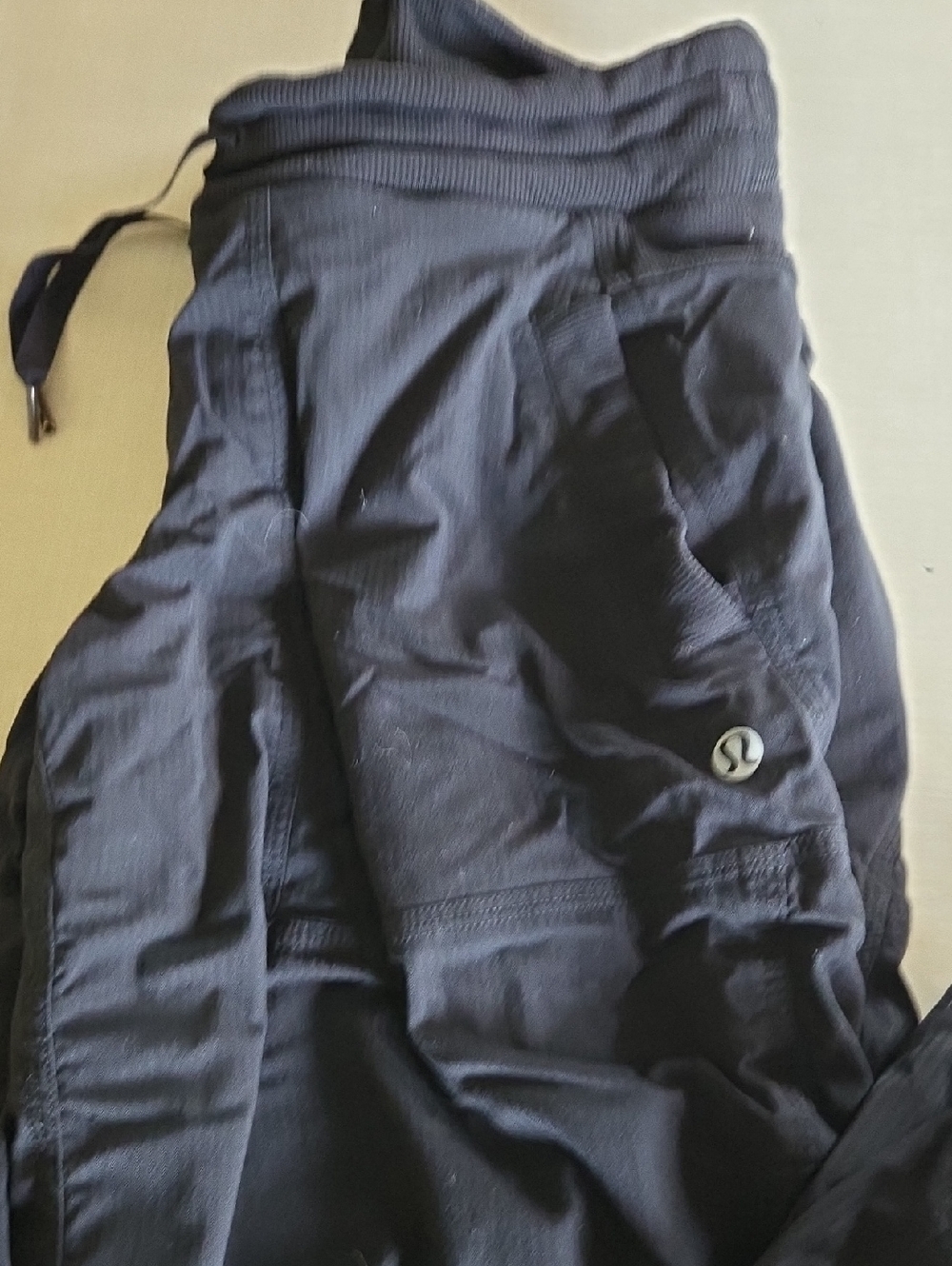lululemon athletica Womens Black Jogger Pants size 4